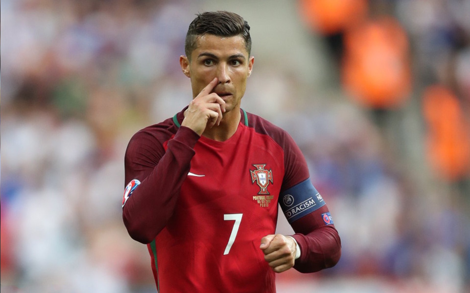 传奇谢幕,著名球星隆重退役仪式感动全球球迷