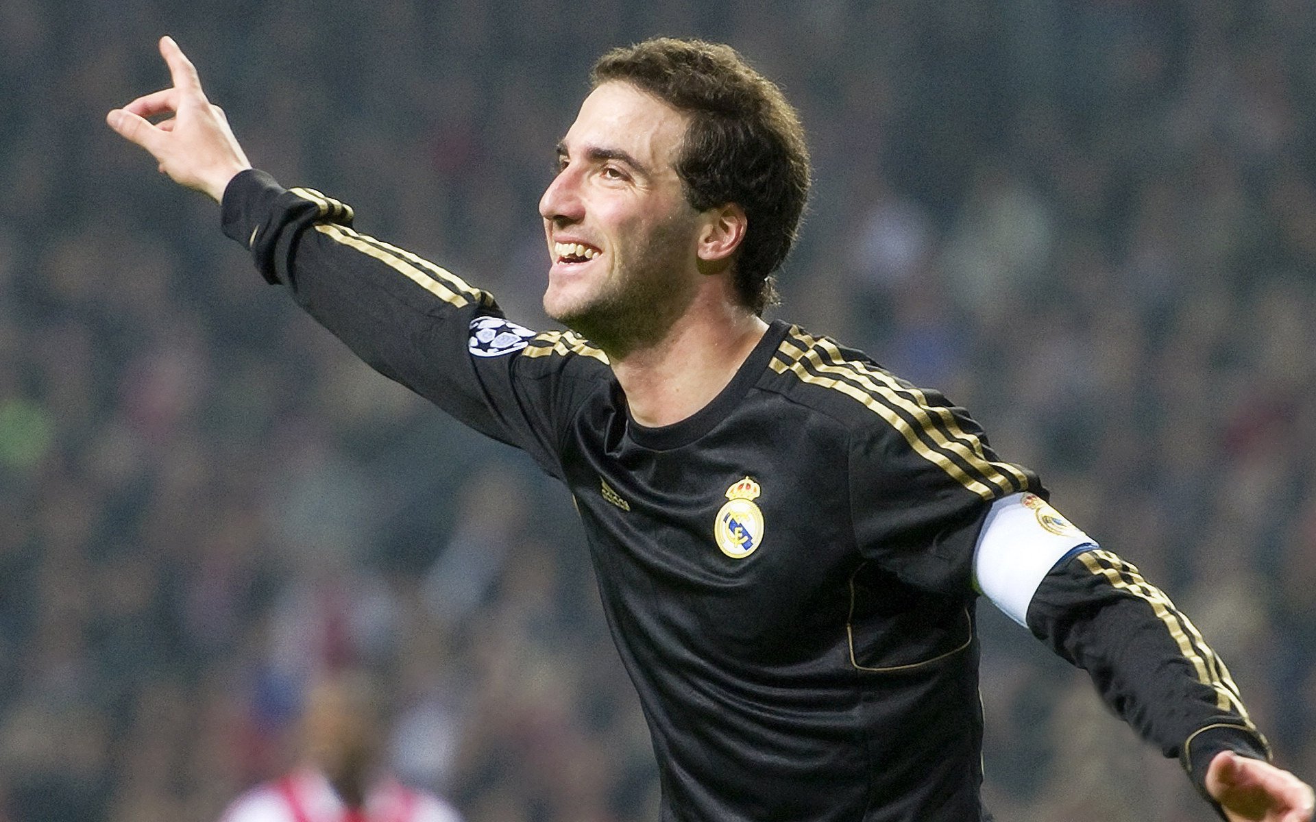 库里三分球神准再创纪录 勇士主场大胜对手